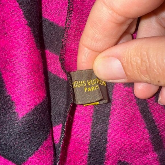 louis vuitton scarf 65 cashmere 35 silk - Picture 4 of 8